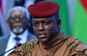 بوركينا فاسو تحل الأحزاب وتحكم قبضتها وتخلّف أزمة للمنتخبين المحليين