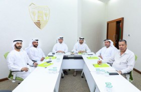 لجنة الألعاب الجماعية بنادي دبا الحصن تبحث واقع كرة اليد وتستعرض خطة الإعداد للموسم الرياضي الجديد 2025–2026