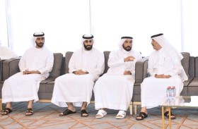 حاكم أم القيوين يقدم واجب العزاء في وفاة زوجة سيف الشعفار