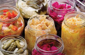 كيف تتأكد من سلامة الأطعمة المُخمَّرة؟