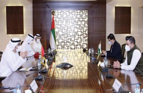 الهاملي يبحث التعاون في مجال العمل مع مساعد رئيس الوزراء الباكستاني