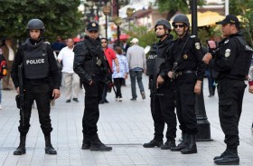 الشرطة التونسية تمنع وصول متظاهرين إلى جربة 