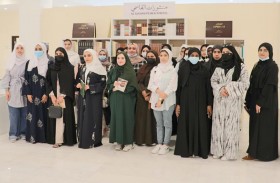 وفد طلابي جامعي يتعرف على «منشورات القاسمي»