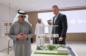 هزاع بن زايد يتفقَّد سير العمل في مشروعَي النباغ والعامرة السكنيين بمنطقة العين