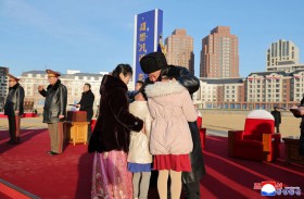 كيم يفتتح مجمعا سكنيا لعائلات جنود قتلوا في حرب أوكرانيا