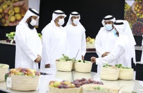 وكيل ديوان ممثل الحاكم في الظفرة بالإنابة يزور مهرجان ليوا للرطب بدورته الـ17