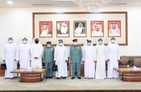 قائد عام شرطة عجمان يكرم خط الدفاع الأول في مدينة خليفة الطبية