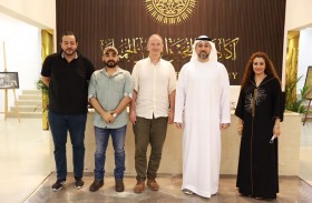 رئيس المنظمة الدولية لفن المايم يزور أكاديمية الفجيرة للفنون