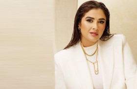 ياسمين عبدالعزيز: أواجه تحديات الحياة... «وننسى اللي كان»