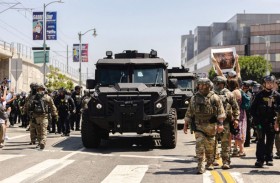 ترامب يوسع حرب الهجرة ويعسكر الأحياء الأمريكية