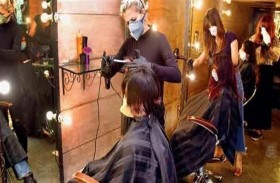 يتهافتن على صالونات التجميل بسبب كورونا