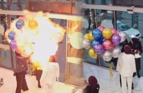 فتاة تحرق وجه صديقتها بالخطأ