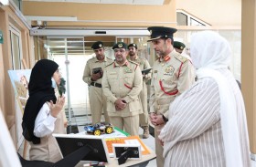 عبد الله المري يتفقد مدارس حماية التابعة لشرطة دبي 