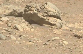 صخرة غريبة على سطح المريخ تُحير العلماء
