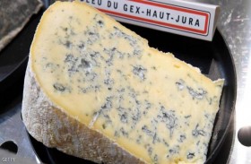 الجبن الأزرق.. كيف يصنع؟ ومتى يفسد؟