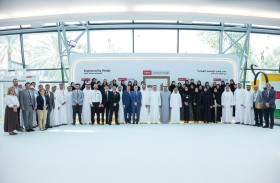 كلية الهندسة في جامعة الإمارات تنظّم معرضاً يتضمن ابتكارات طلابية تقود إلى حلول مستقبلية منها مظلات شمسية ذكية.. وتحويل ركام «مناطق النزاعات» إلى أحياء سكنية