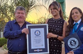 لبنانية في غينيس بأكبر شجرة أرز