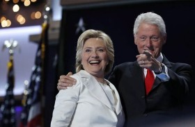  بيل وهيلاري كلينتون يدليان بشهادتيهما في قضية إبستين