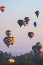 بالونات الهواء الساخن خلال مهرجان المناطيد الدولي الثالث والثلاثين، في توريس، البرازيل.  (ا ف ب)