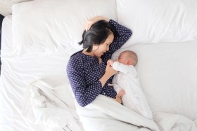 اكتشاف آلية في الدماغ تفسر سبب تسرب  الحليب لدى الأمهات المرضعات عندما يبكي أطفالهن