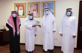 جامعة الشارقة تكرم «دار البر» نظير دورها في دعم الحياة العلمية