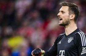 وفاة نجل حارس بايرن بعد صراع طويل مع المرض