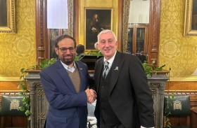علي راشد النعيمي يلتقي رئيس مجلس العموم البريطاني