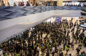 بكين تهدد بـ «عواقب» بعد تعليق لندن اتفاق تبادل المطلوبين 