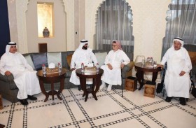 حشر آل مكتوم وراشد النعيمي والمر يعزون في وفاة خلف الملا