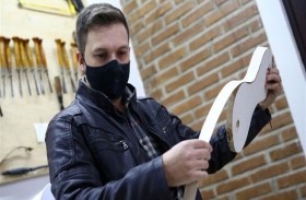 مشروع برازيلي ينتج الكمان للأطفال