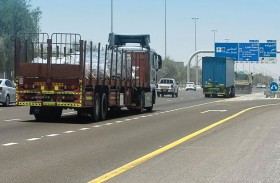 شرطة أبوظبي: منع دخول الشاحنات والحافلات في رأس السنة الميلادية