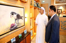 (أدب وفنّ) يحتفي بتجربة محمد الاستاد ومرعي الحليان ويقرأ صفحات من تاريخ خورفكان