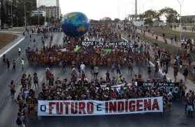تظاهرات في برازيليا عشية محاكمة تتعلق بأراضي سكان أصليين
