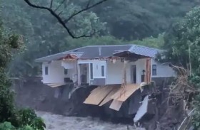 «عاصفة كونا» تبتلع منزل أحلام زوجين مسنين في هاواي 