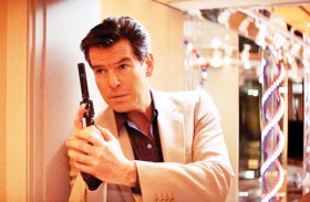 بيرس بروسنان..  التمثيل حررني من طفولة مليئة بالصعوبات