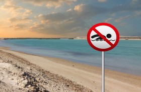 شرطة أبوظبي ودائرة البلديات والنقل تحثان الجمهور على تجنب السباحة في المواقع المحظورة