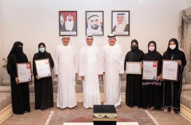 حمد الشرقي يلتقي موظفي بلدية الفجيرة لتهنئتهم بالحصول على شهادة الأيزو في إدارة المعرفة والإبتكار