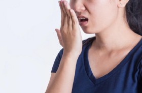 شريحة من الجبن تساعدك على التخلص من رائحة الفم الكريهة