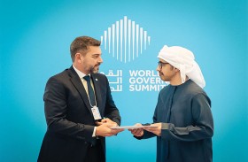 رئيس الدولة يتلقى رسالة خطية من رئيس الباراغواي تسلمها عبدالله بن زايد