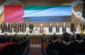 سلطان بن أحمد القاسمي يشهد حفل تخريج طالبات كليات الآداب والاتصال والقانون بجامعة الشارقة