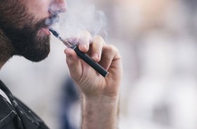 السجائر الإلكترونية  تقلل المدخنين