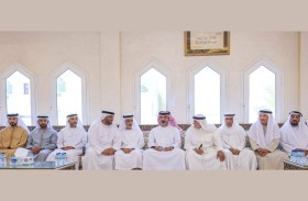 عمار بن حميد يقدم واجب العزاء في وفاة مريم راشد الشامسي
