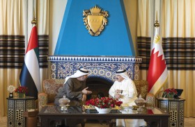 رئيس الدولة والملك حمد بن عيسى يبحثان المستجدات الإقليمية وتداعياتها الخطيرة على الأمن الدولي 