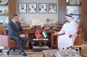 سيف بن زايد يلتقي وزير الداخلية الألباني