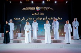عبدالله بن زايد: أنور قرقاش وزكي نسيبة علمان باقيان في أعماقنا بما حققاه من إنجازات للدولة