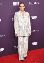 الممثلة البريطانية كيت وينسلت تصل إلى حفل Women in Film السنوي لعام 2024 في كاليفورنيا. (ا ف ب)