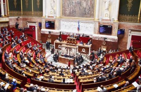غضب وعريضة بـ140 ألف توقيع.. قانون سلاح الأمنيين يثير جدلًا في فرنسا