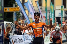 الإمارات للدراجات الهوائية يخطو نحو العالمية بالتعاقد مع خوان ايوسو