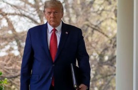 ترامب يشكو شدة الإضاءة 