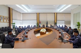 اللجنة العليا الدائمة بشرطة عجمان تناقش تعزيز جودة العمل الشرطي وتطوير الأداء المؤسسي